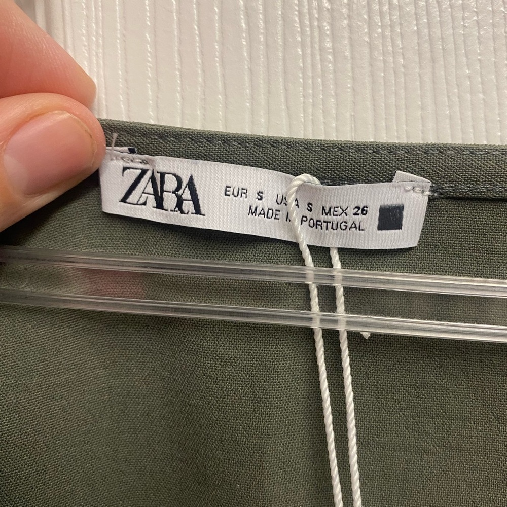 **SOLD**Zara NWT Olive Green Cropped Top Size Small - Picture 2 of 3